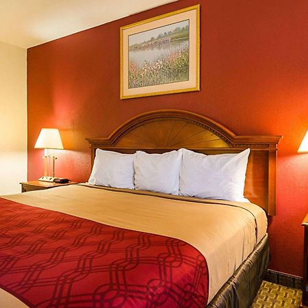 Econo Lodge Richmond Bagian luar foto