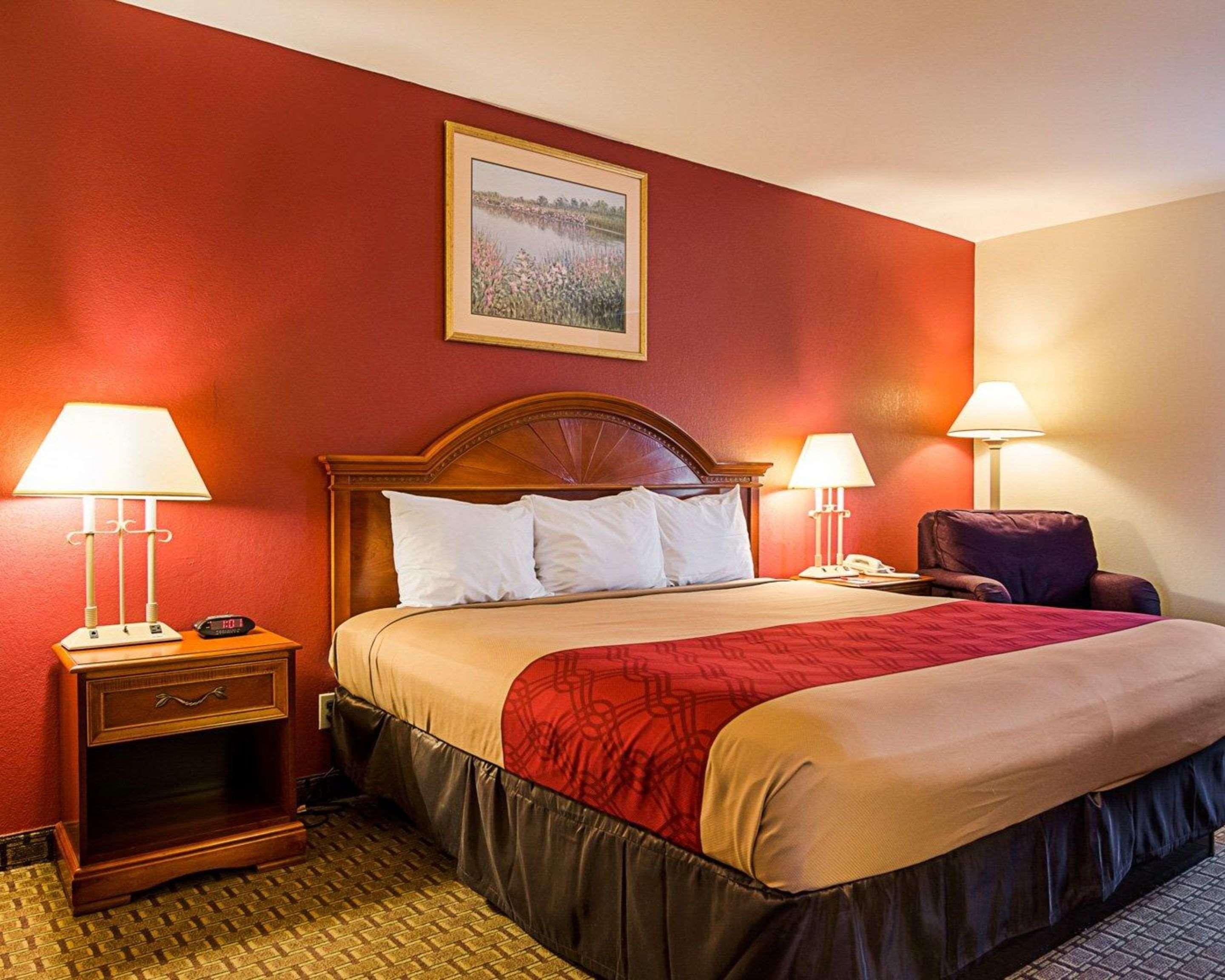 Econo Lodge Richmond Bagian luar foto