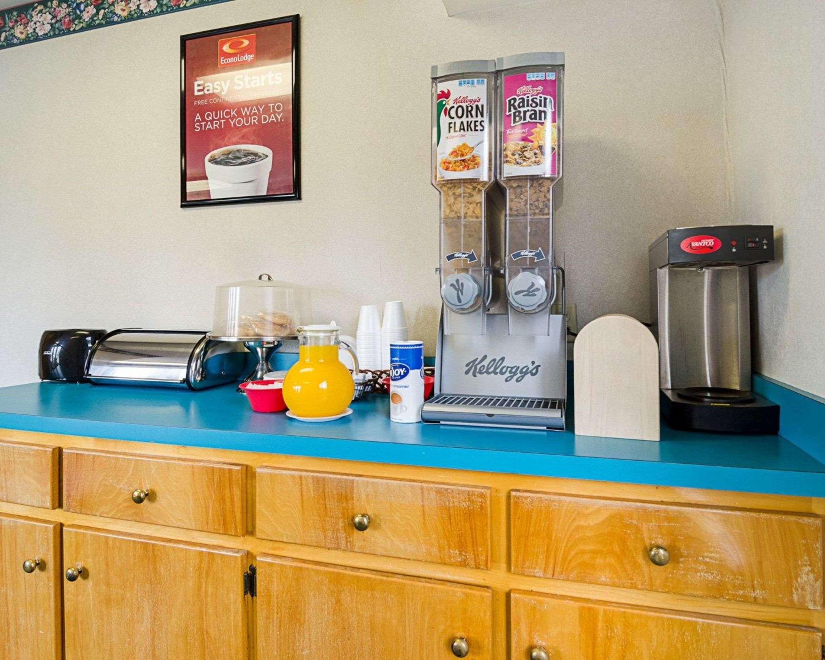 Econo Lodge Richmond Bagian luar foto