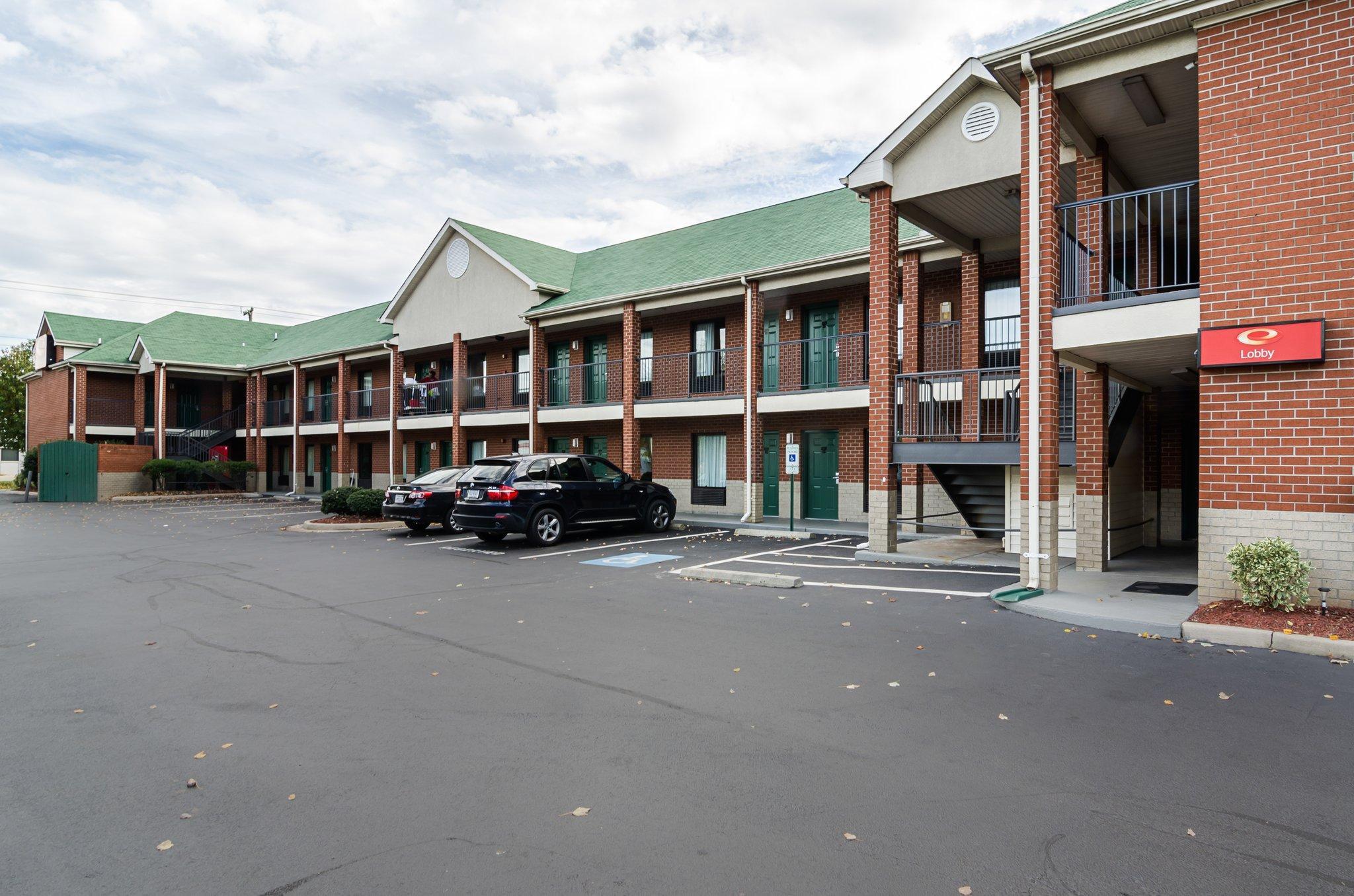 Econo Lodge Richmond Bagian luar foto
