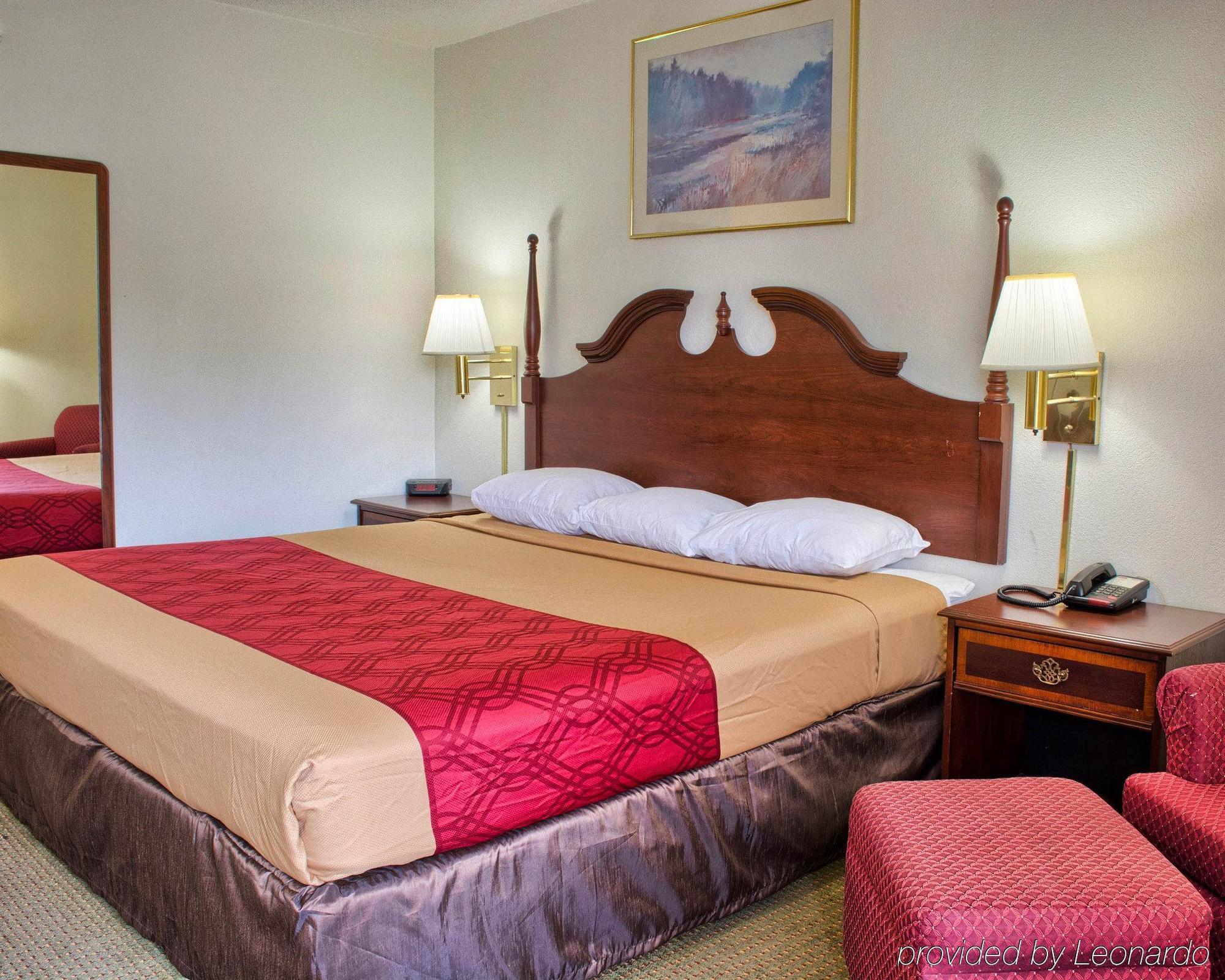 Econo Lodge Richmond Bagian luar foto