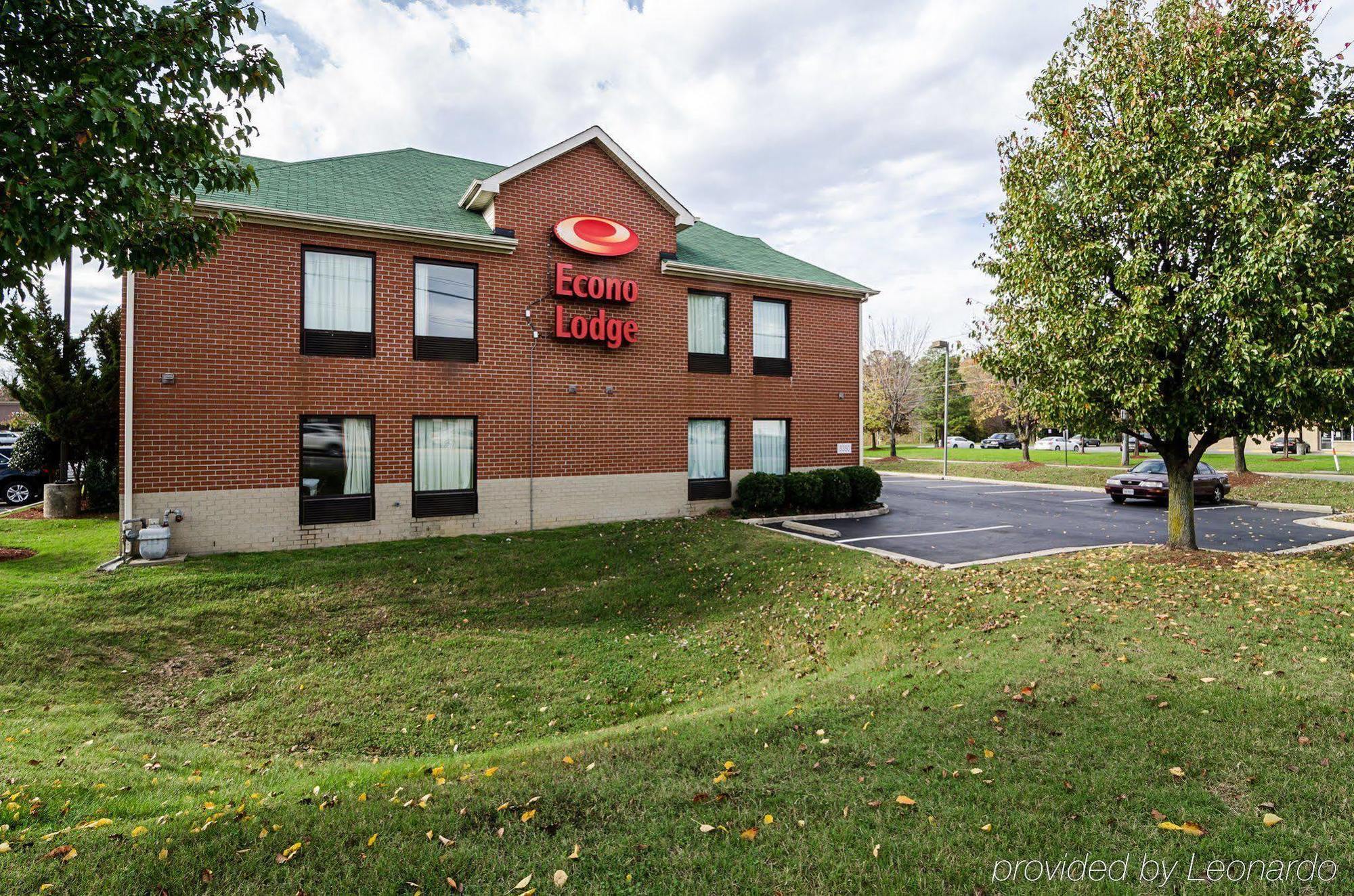Econo Lodge Richmond Bagian luar foto